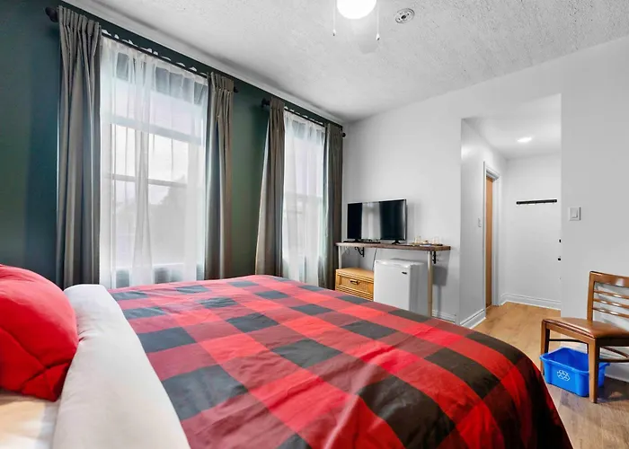 Standard Queen Room